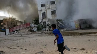 Ο Ντ. Τραμπ καλεί το Ισραήλ να σταματήσει τους βομβαρδισμούς στη Γάζα, λέγοντας ότι η Χαμάς είναι έτοιμη για ειρήνη