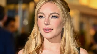 "Kid Hair Color" | Η πιο hot τάση του '25 θέλει τα μαλλιά μας να αποκτούν το "παιδικό" τους χρώμα