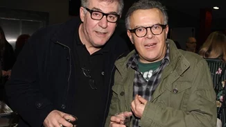 30+ χρόνια πριν: Μιχάλης Ρέππας και Θανάσης Παπαθανασίου σε παραλία του Πηλίου