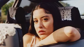 Το To ίντερνετ αναρωτιέται πώς 'βγαίνουν' οι ψιλές νότες στο 'Ζάρι', η Μαρίνα Σάττι απαντά