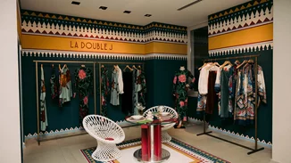 Luisa World x La DoubleJ | Δύο ημέρες βυθισμένες στο χρώμα, την ενέργεια και τη φιλοσοφία της JJ Martin.