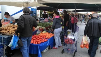 Πανελλαδική απεργία επ’ αόριστον στις λαϊκές αγορές από τις 7 Ιανουαρίου