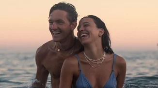 Μιχαήλ Ταμπακάκης – Σάντυ Χατζηιωάννου | Οι φωτογραφίες από τις κοινές διακοπές του ζευγαριού στην Τήνο