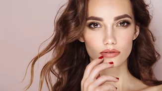 True Nude | Πώς να βρεις το ιδανικό nude κραγιόν για την επιδερμίδα σου