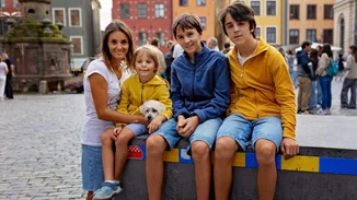 '"Eχεις χώρο να ανασάνεις, να γίνεις μαμά, να είσαι άνθρωπος"| Μια ελληνίδα μαμά περιγράφει πώς είναι να μεγαλώνεις παιδιά στη Σουηδία