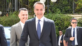 Μήνυμα Μητσοτάκη από τα Χανιά για τα Θεοφάνεια: Θα βρισκόμαστε πάντα στην πρώτη γραμμή για την αντιμετώπιση των δυσκολιών