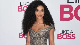 Η "Miss USA 2019" βούτηξε στο κενό από ουρανοξύστη της Νέας Υόρκης