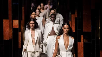 Summer Style | Από το γραφείο έως τη βραδινή έξοδο, σε αυτές τις τάσεις θα επενδύσουμε φέτος