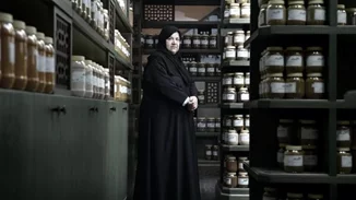 H πρώτη Καταριανή σεφ που έσπασε τα στερεότυπα και έστησε επιχείρηση στη Ντόχα