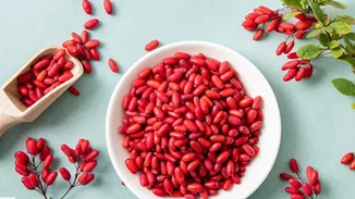 Το άγνωστο βότανο που καταπολεμά την ακμή