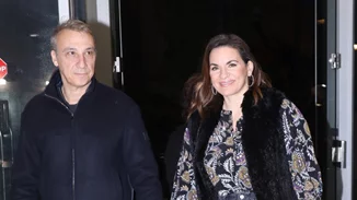 Η σπάνια εμφάνιση της Όλγας Κεφαλογιάννη με τζιν παντελόνι σε βραδινή έξοδο