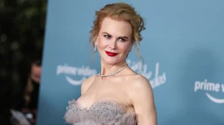 "Για ποιο λόγο να βάλουν μία ηθοποιό 54 ετών να ποζάρει σαν μαθητριούλα; Μου διαφεύγει κάτι;"