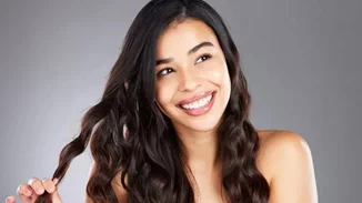 5 μάσκες μαλλιών που θα ενυδατώσουν σε βάθος τα ταλαιπωρημένα μαλλιά σου