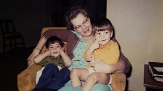 Οι παππούδες από την πλευρά του μπαμπά | Γιατί η πλευρά του πατέρα στην οικογένεια τείνει να μένει στο περιθώριο