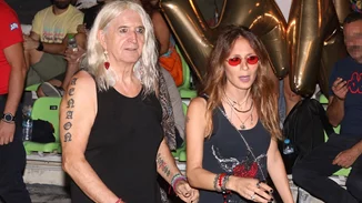 Ένας κατάξανθος κούκλος | Ο γιος του Νίκου Καρβελα και της Έλενας Φερεντίνου έγινε δύο ετών