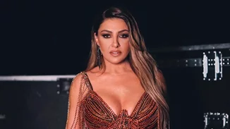 Έλενα Παπαρίζου | Το ανατολίτικο άρωμα που φορά εδώ και χρόνια