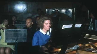 Ειρήνη | Βίντεο με την ασυμβίβαστη αδερφή του τέως Βασιλιά - Δεν παντρεύτηκε ποτέ, έκανε καριέρα πιανίστριας