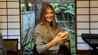 Αμαλία Κωστοπούλου | Φωτογραφίζει το minimal σαλόνι της με τις μοντέρνες πινελιές