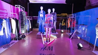 H&M | Γιόρτασε το λανσάρισμα της νέας συλλογής Studio A/W 21 με μία λαμπερή εκδήλωση