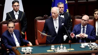 "Η ειρήνη δεν μπορεί ποτέ να θεωρείται δεδομένη" δήλωσε ο βασιλιάς Κάρολος