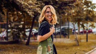 Χρειάζεσαι ένα νέο ζευγάρι παπούτσια για την άνοιξη; Η Μαρία Ηλιάκη προτείνει τα ιδανικά καφέ loafers