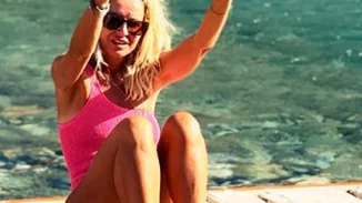 Μαρία Μπεκατώρου | Πιο αδύνατη από ποτέ, ποζάρει με ροζ μαγιό