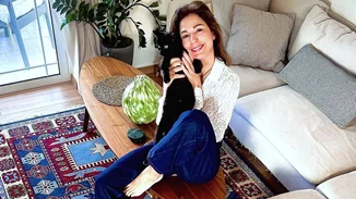 Κατερίνα Παπουτσάκη | Μας δείχνει το γεμάτο φυτά και με χρωματιστές λεπτομέρειες σπίτι της