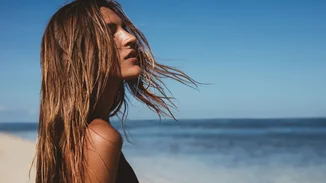 Summer Hair Guide | Τα μυστικά της καλοκαιρινής ρουτίνας και το must-have προϊόν του νεσεσέρ σου
