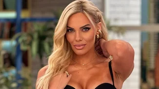 Καλεσμένη σε γάμο | Η Ιωάννα Μαλέσκου προτείνει 5 χτενίσματα ιδανικά για την περίσταση