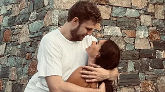 Νικόλ Ελευθεριάδου | Ο Σάσα Βεζένκοφ γέμισε το δωμάτιό της με καρδιές