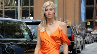 Από το καλοκαίρι στο φθινόπωρο | Αυτός είναι ο πιο κομψός τρόπος για να φορέσεις το slip dress σου