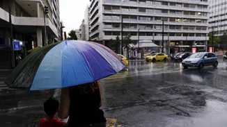 Καιρός | Ερχονται ισχυρές βροχές και καταιγίδες από το μεσημέρι - Ποιες περιοχές επηρεάζονται, τι θα γίνει στην Αττική