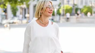 Κομψή τον Αύγουστο | Τα καλύτερα looks με παντελόνι για γυναίκες άνω των 50