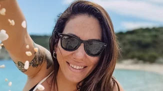 Ready to pop | Η Ευρυδίκη Βαλαβάνη ποζάρει με μαγιό και μας δείχνει την κοιλίτσα της