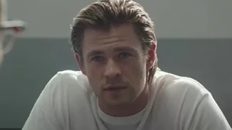 Ο Chris Hemsworth πάει για "Prince Charming"