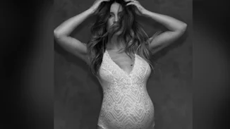 Αθηνά Οικονομάκου | Η φωτογραφία με λευκό body και πολύ φουσκωμένη κοιλίτσα και το δημόσιο μήνυμα