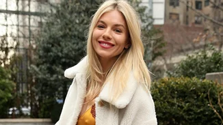 Τα 7 ωραιότερα κραγιόν στο χρώμα του σάπιου μήλου που κολακεύουν όλες τις γυναίκες