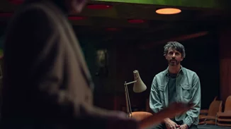 5 ενδιαφέρουσες ταινίες που ενέπνευσαν το Dept. Q του Netflix