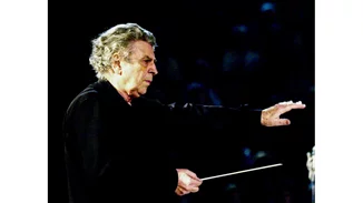 Όλοι έξαλλοι με τη Μαργαρίτα Θεοδωράκη | Αρνείται την τελευταία επιθυμία του Μίκη να ταφεί στα Χανιά