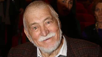 Ανέστης Βλάχος - Συνεχίζεται το "θρίλερ" | Ο γιος του κινείται νομικά για τις συνθήκες διαβίωσής του & την κληρονομιά