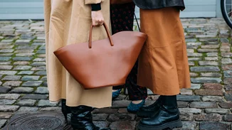 Τα ankle boots παραμένουν στην περσινή σεζόν | Φέτος όλες οι fashionistas φορούν αυτά τα παπούτσια