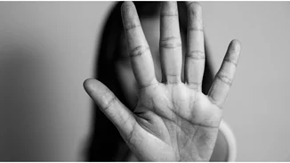 22 γυναίκες συνυπογράφουν την καταγγελία για σεξουαλική παρενόχληση από γνωστό ηθοποιό-σκηνοθέτη στο ΣΕΗ