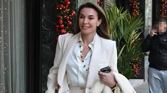 Τατιάνα Στεφανίδου | Με off white σύνολο για ψώνια στο κέντρο της Αθήνας