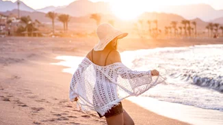 Τα ωραιότερα καπέλα για μία κομψή εμφάνιση στην παραλία