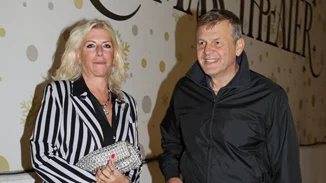 Απόστολος Γκλέτσος | Σπάνια εμφάνιση με τη σύντροφό του, Ιζαμπέλα Αρβανίτη