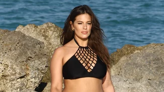 4 συμβουλές για να επιλέξεις το ιδανικό μαγιό εάν έχεις μεγάλο στήθος