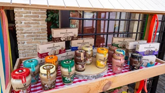 Ο Μακεδονικός Χαλβάς γιορτάζει 100 χρόνια και μας καλεί να γιορτάσουμε μαζί ακόμη μία Καθαρά Δευτέρα