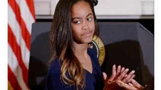 Malia Obama | Έπιασε την πρώτη της δουλειά