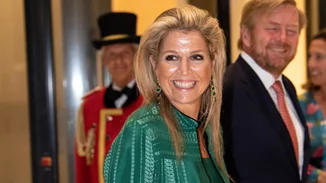 Όλος ο κόσμος συζητά για το σμαραγδί Zeus+Δione φόρεμα της Βασίλισσας Μάξιμα