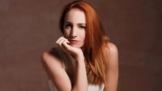 Στεφανία Γουλιώτη | Φωτογραφίζεται με μαύρο μπικίνι στην Κεφαλοννιά